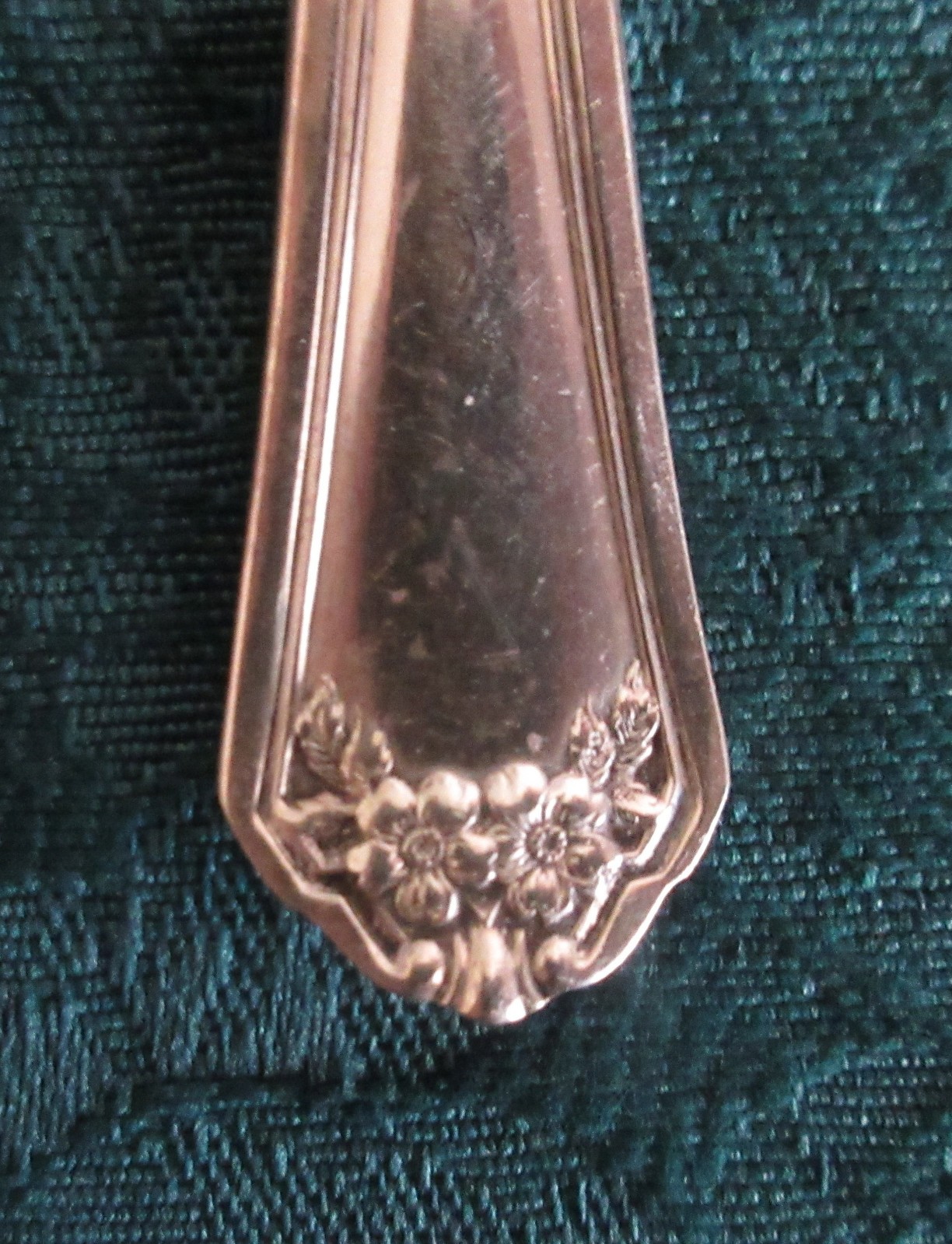 Kensington Salad Forks WM ROGERS & SON AA Lot of 6 Floral 6 1/8” Long