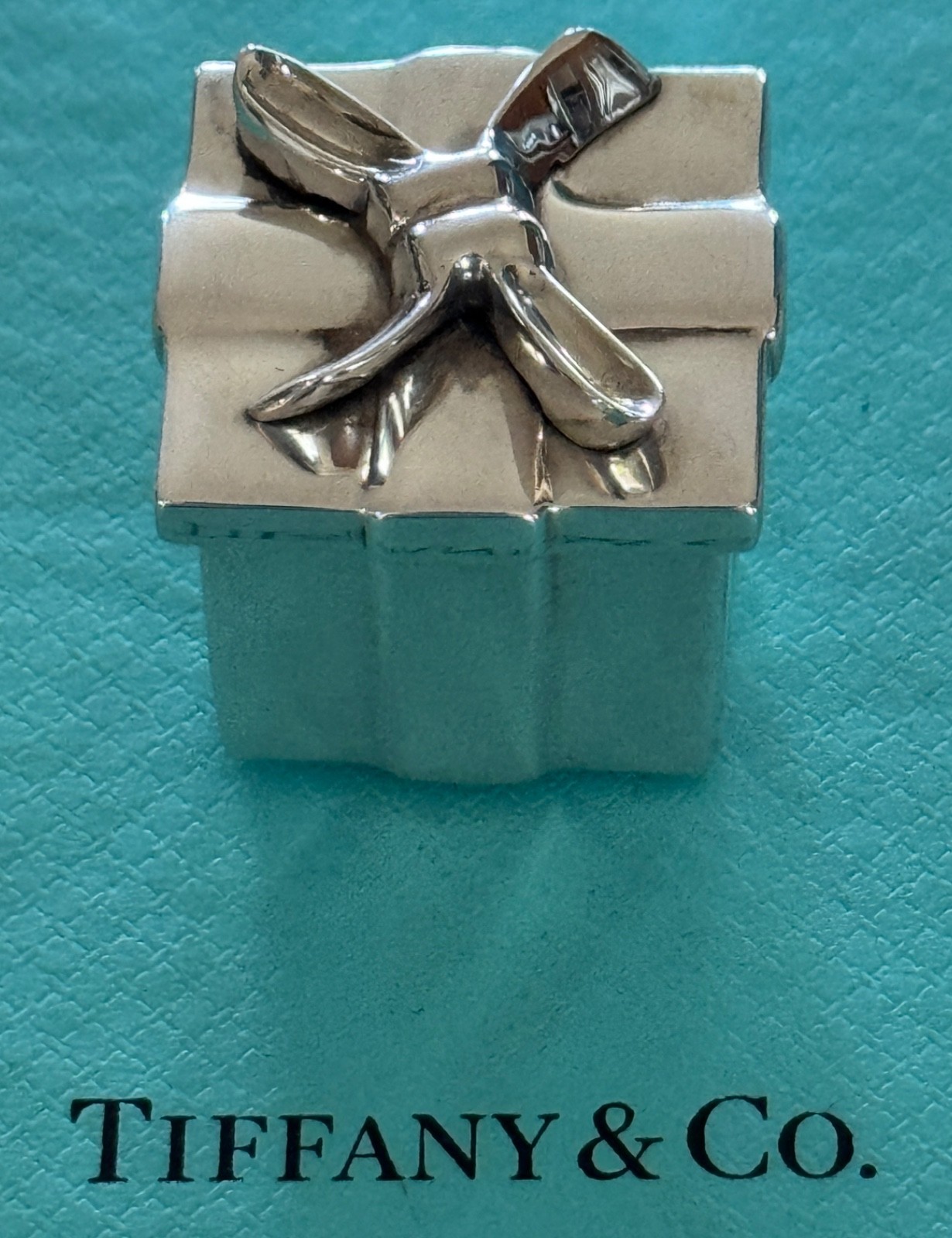Tiffany & Co. PillBox Gift Box With a Bow Style Sterling Silver 925 Vintage