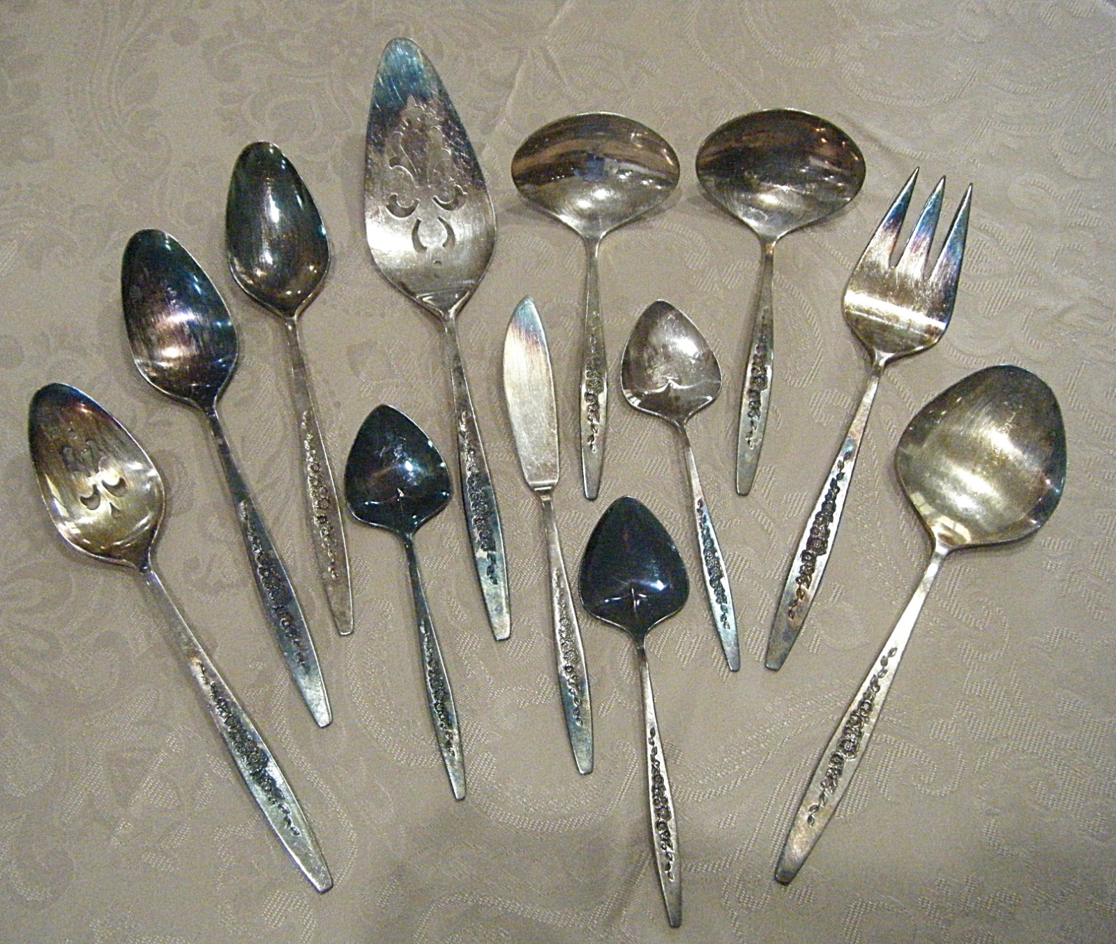 International Deep Silver Laurel Mist Pattern Silverplate Flatware 51 Pieces