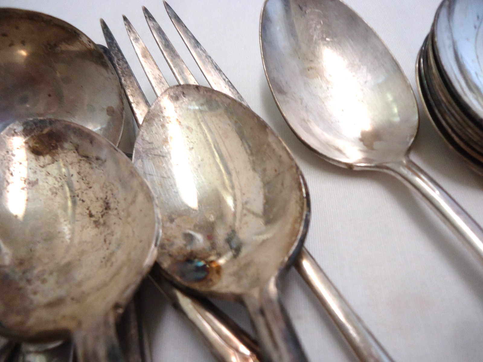 VINTAGE SILVERPLATE FLATWARE MIXED LOT BULK 120-PIECES