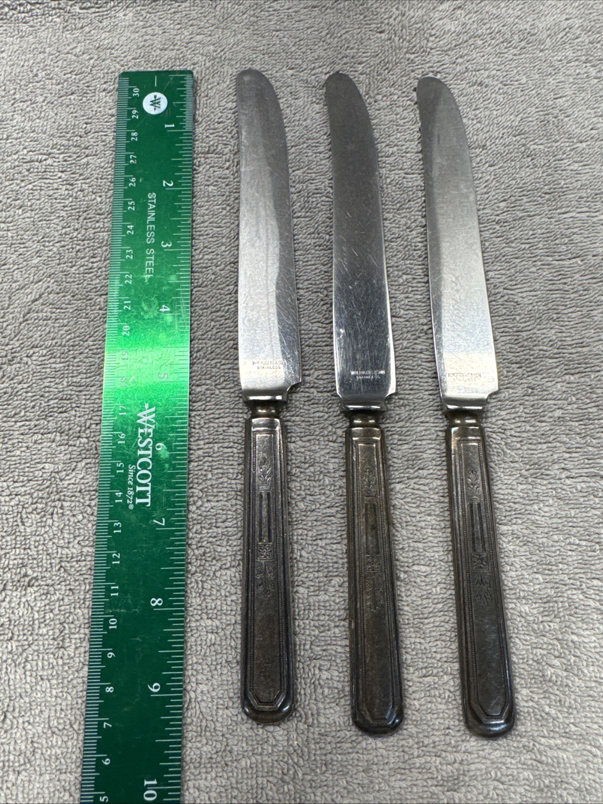 Three Vintage Unknown pattern Silverplate Dinner Knives – Free Insured shipping