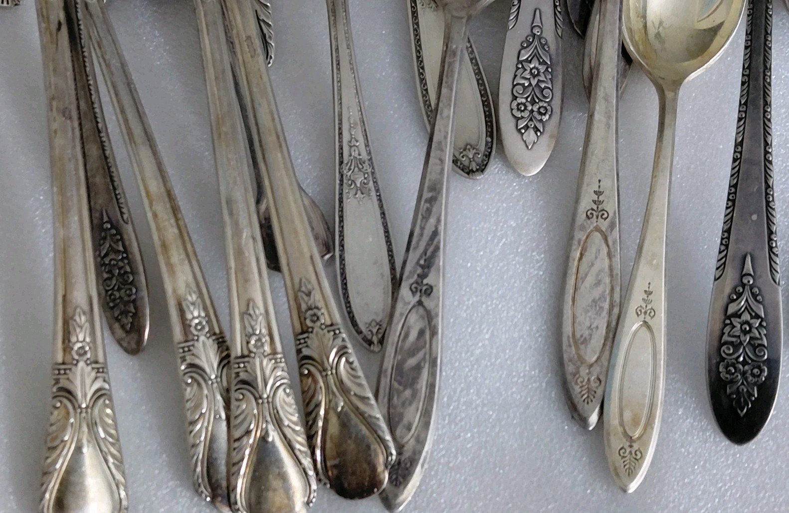 Mixed Lot 180 Pcs Silverplated Knives Forks Spoons For Craft,Repurpose,Metal Art