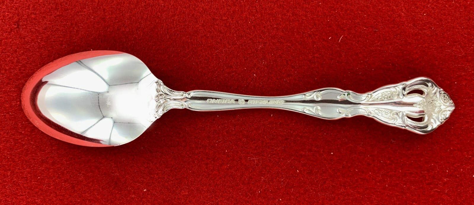 Oneida Michelangelo sterling silver No Monogram 6″ Tea Spoon
