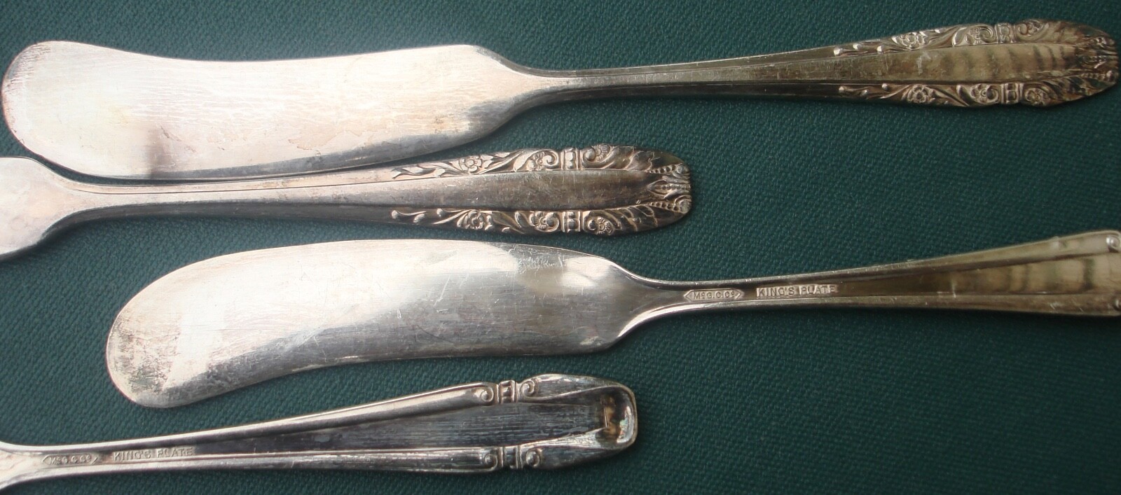McC. C. Co Kings Plate 6 Ind Buyer Spreaders McGlashan Clarke & Co Silverplate