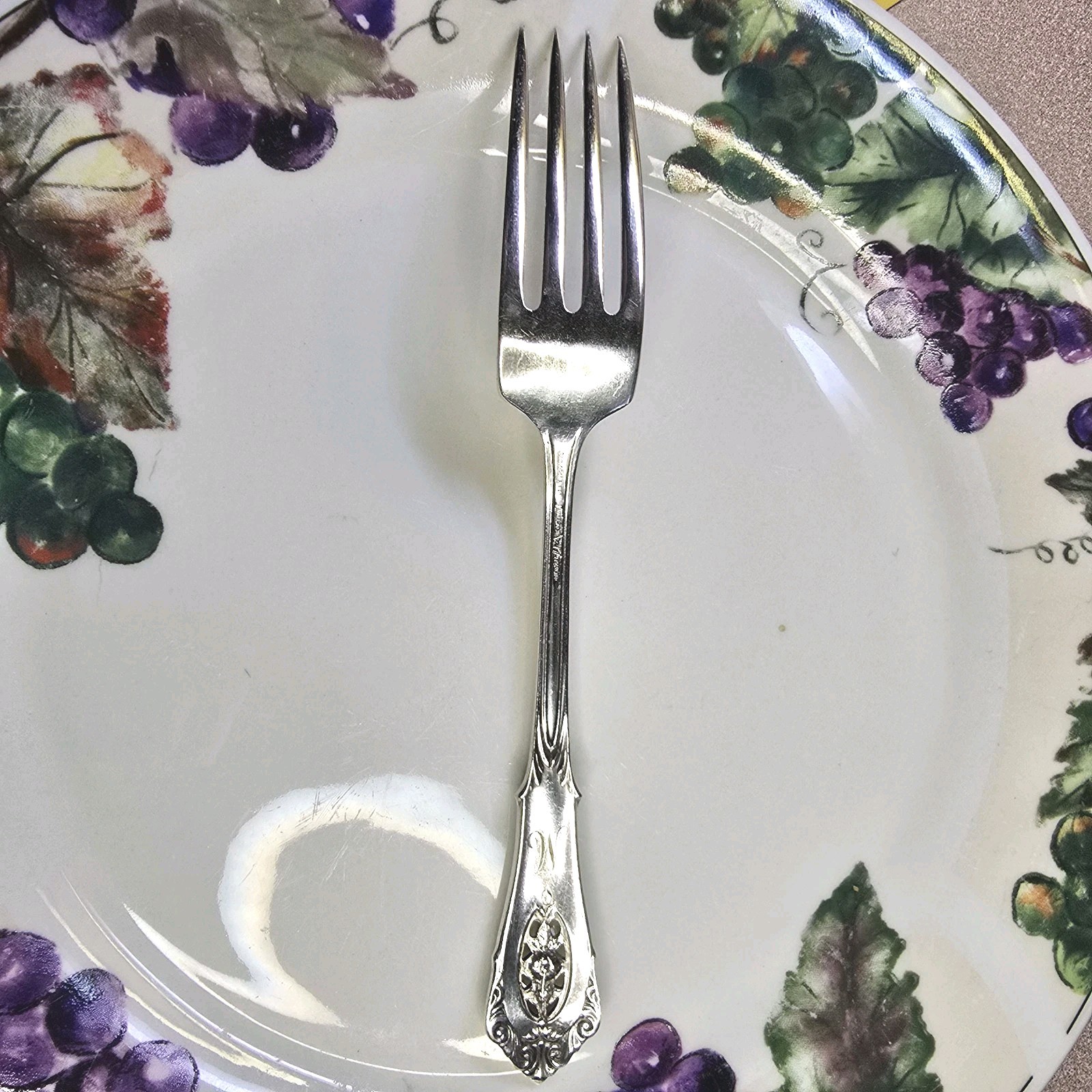 Wallace Rose Point Sterling Silver 7 5/8″Dinner Fork ‘Yes Monogram’ 57.5 Gram’s