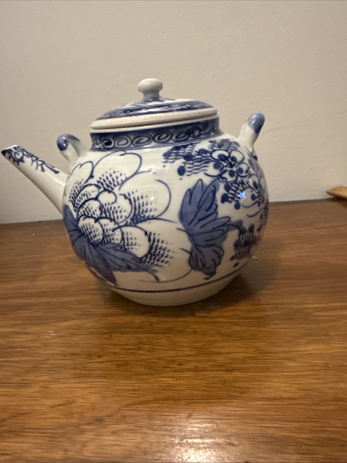 RARE LARGE 19TH CENTURY JAPANESE ANTIQUE PORCELAIN TEAPOT – Large