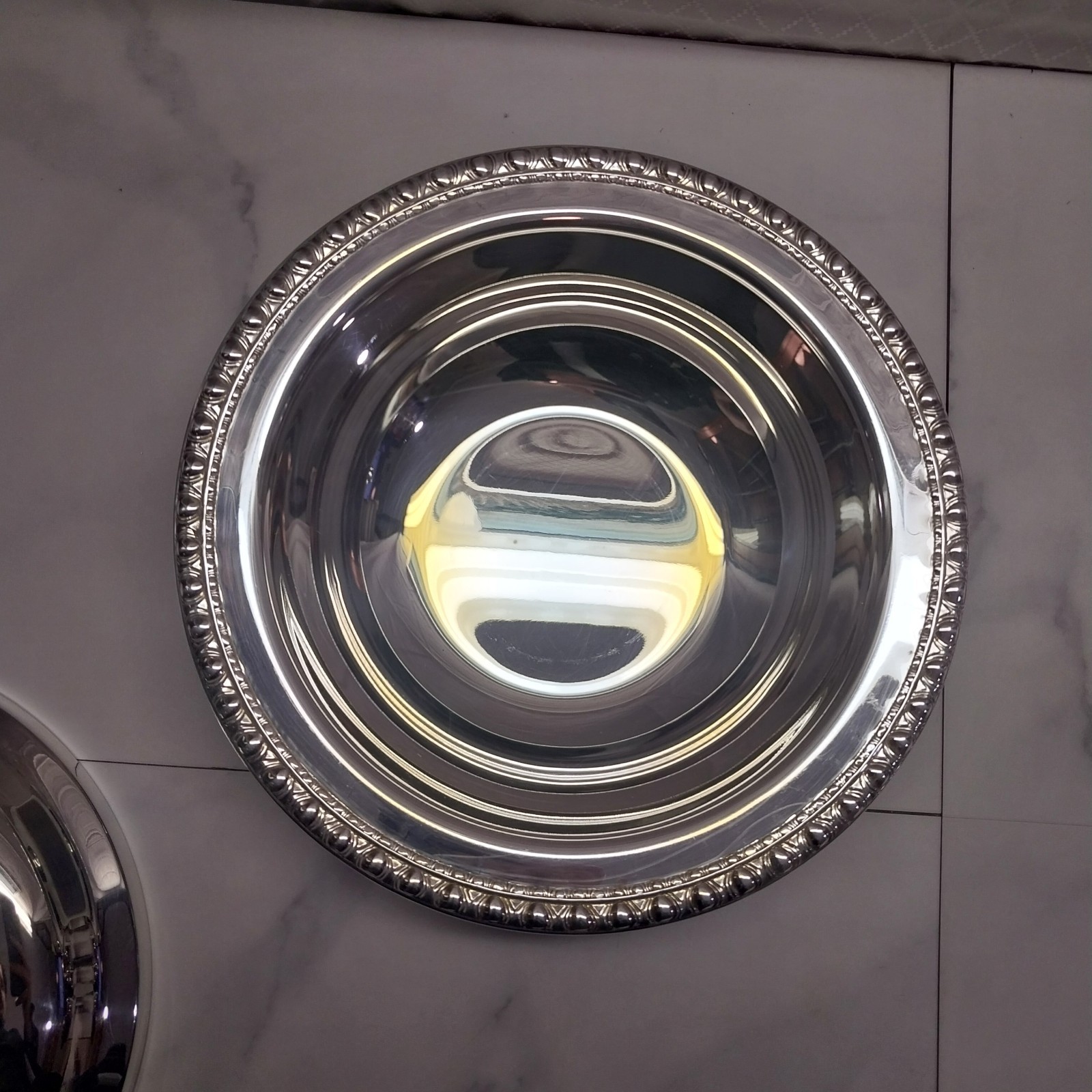 Silverplate serving dish with domed lid decor border – International Silver co.