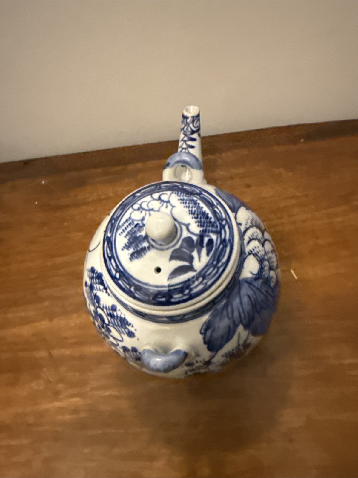 RARE LARGE 19TH CENTURY JAPANESE ANTIQUE PORCELAIN TEAPOT – Large