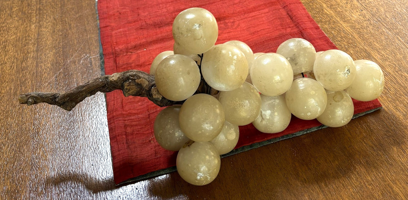 Vintage 1960s Monumental Onyx Stone Grape Cluster from Italy 15″ authentic stem