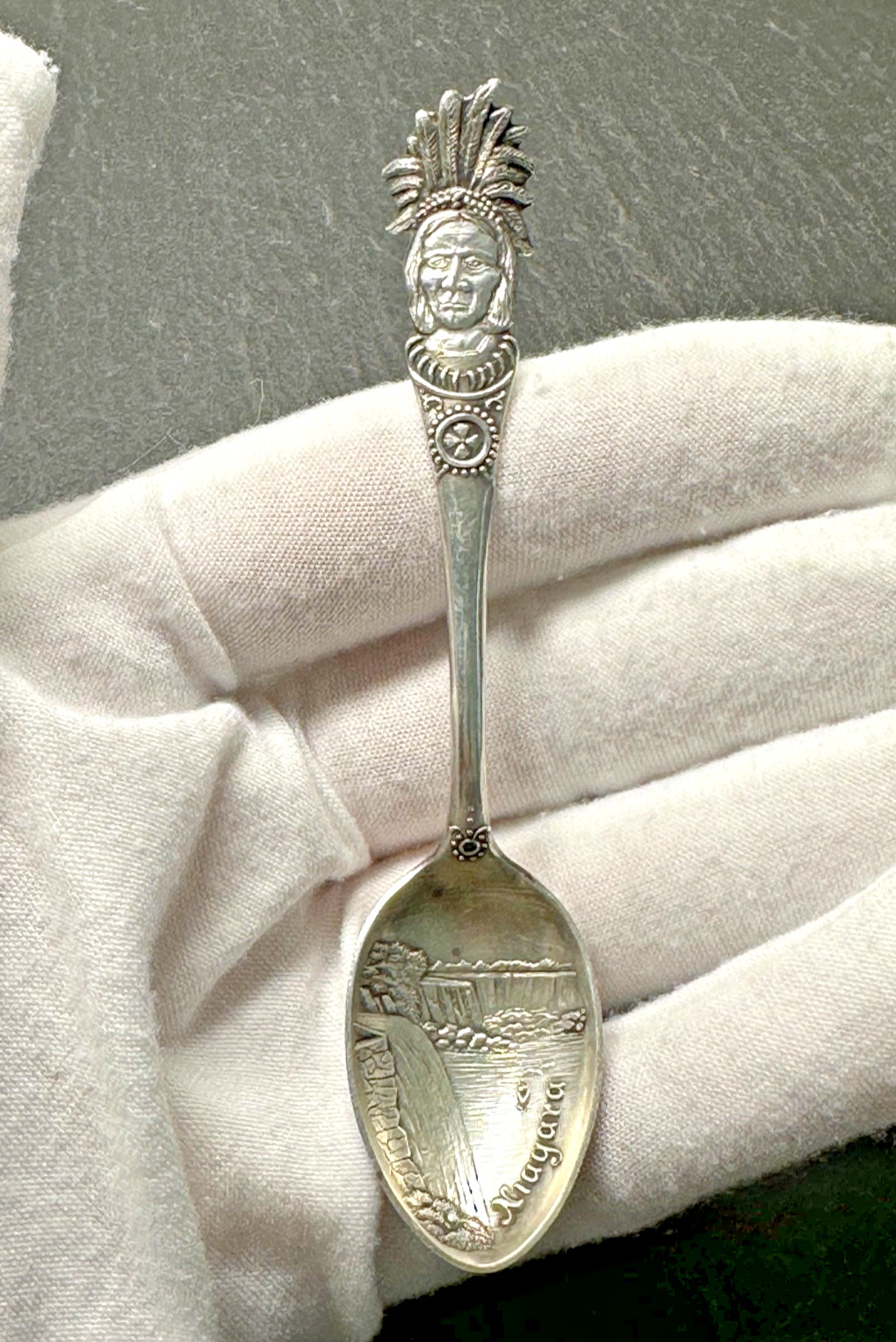 VINTAGE STERLING SILVER NIAGARA 4″ SOUVENIR SPOON WITH NATIVE AMERICAN N741
