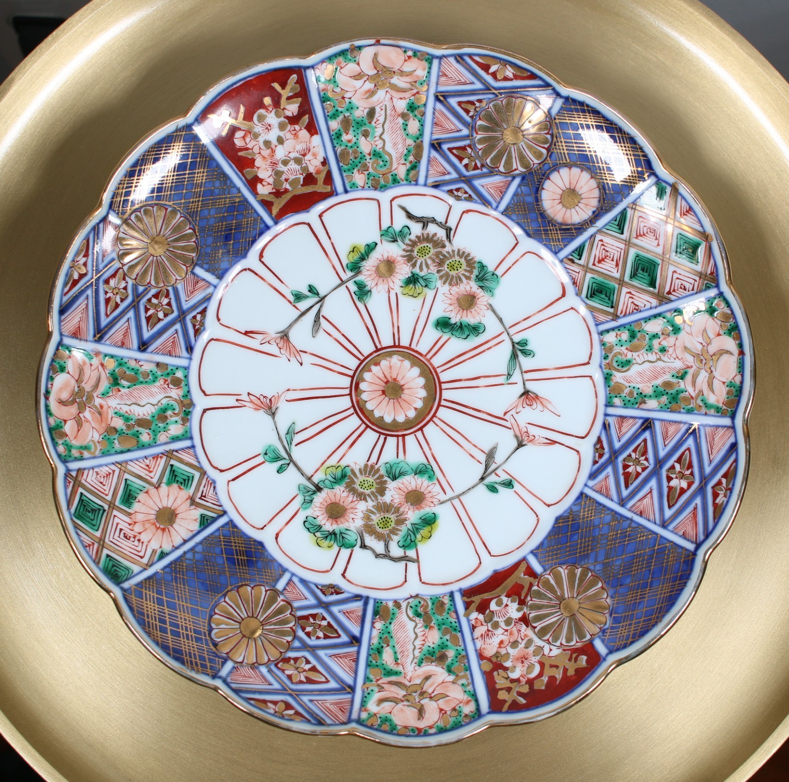 Antique Daishoji Imari Porcelain Plate Flower Chrysanthemum Brocade Japanese 9.5
