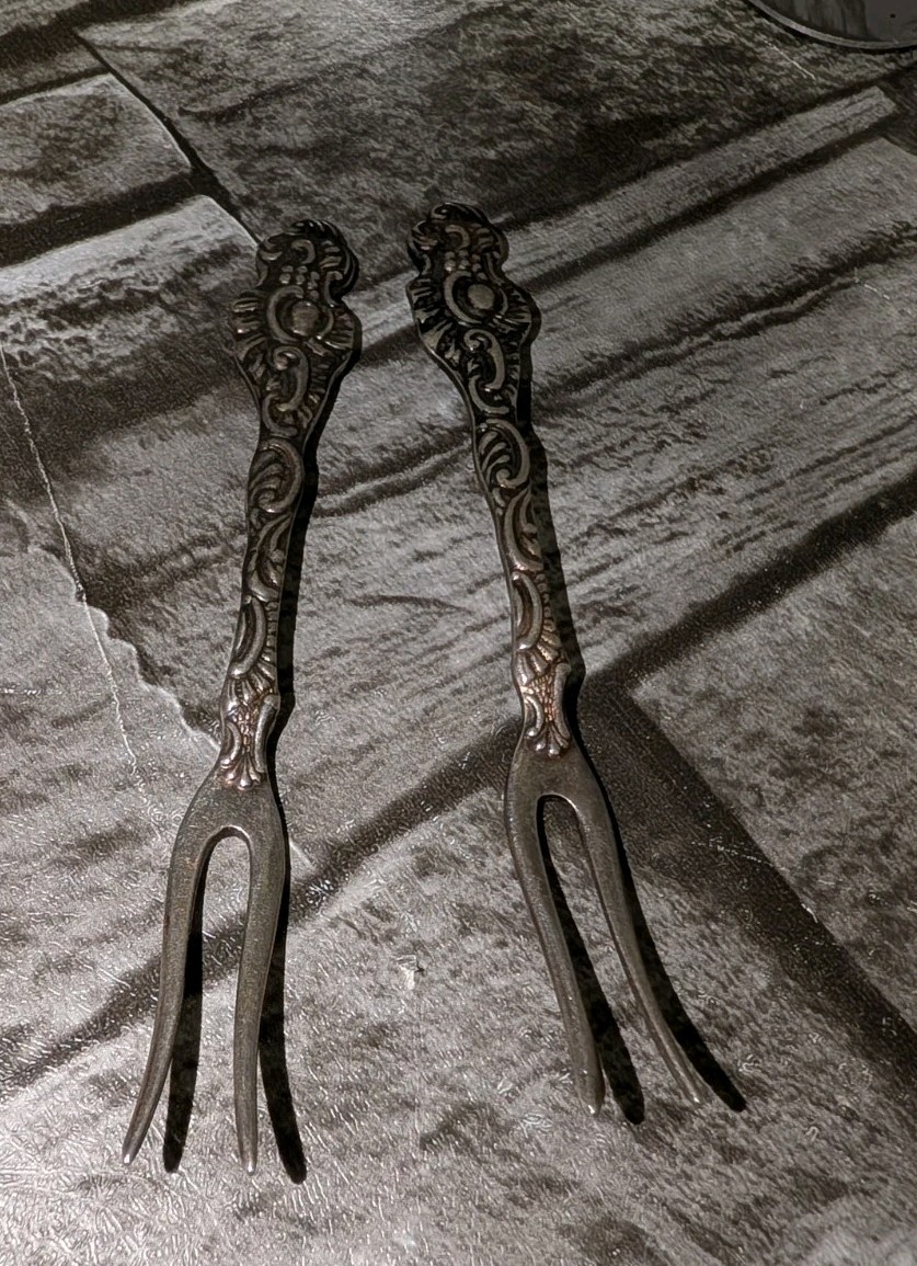 Vintage AB Nils Johan Sweden Olive Pickle Fork Extra PR NS ALP 3.5″ Qty 2