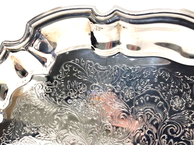 Leonard Silverplate Large 14″ Scalloped Oval Serving Platter, Footed, Etched