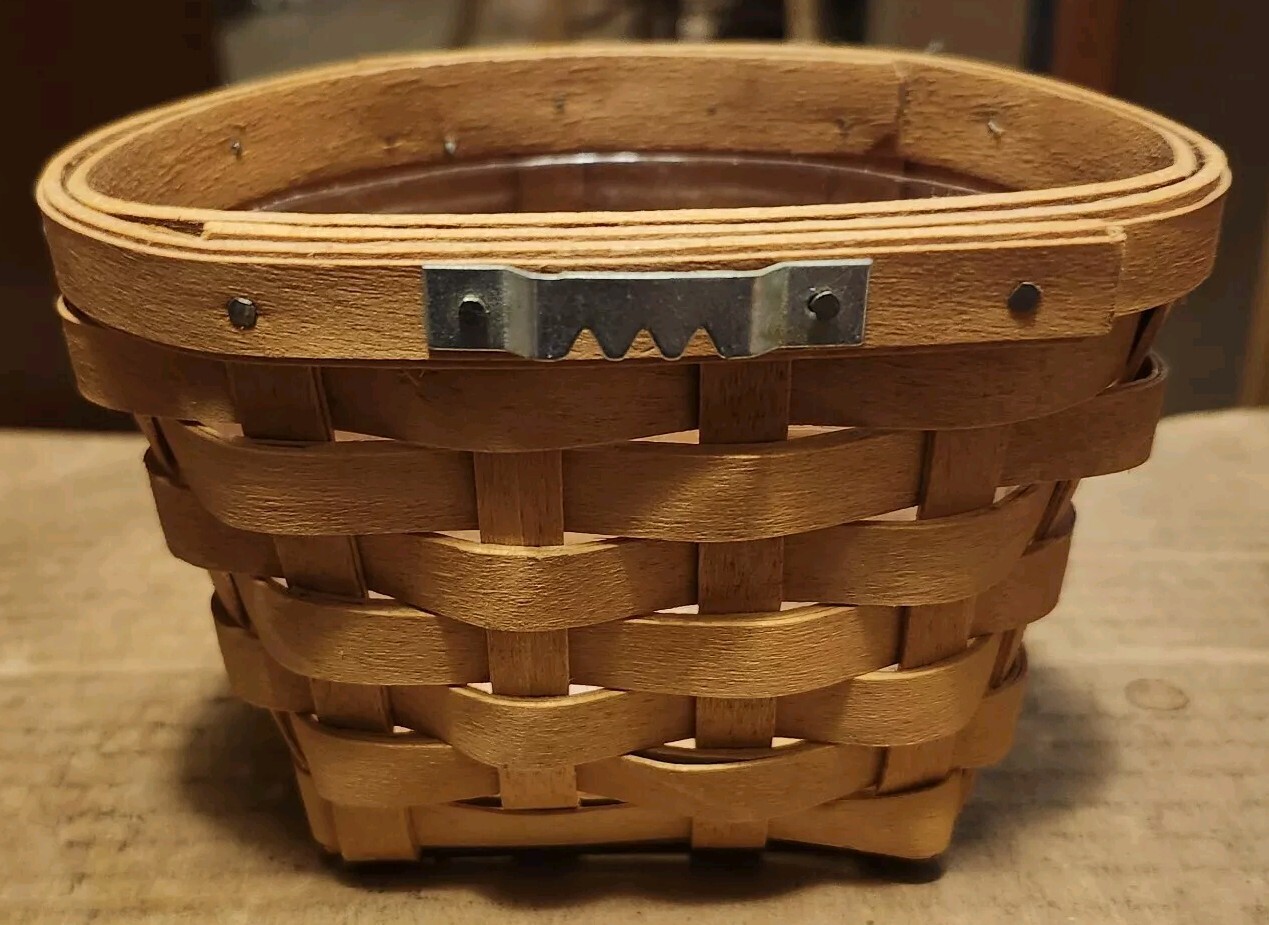 Vintage 2000 Longaberger Basket Handwoven Miniature Wall Berry Basket 3.5H