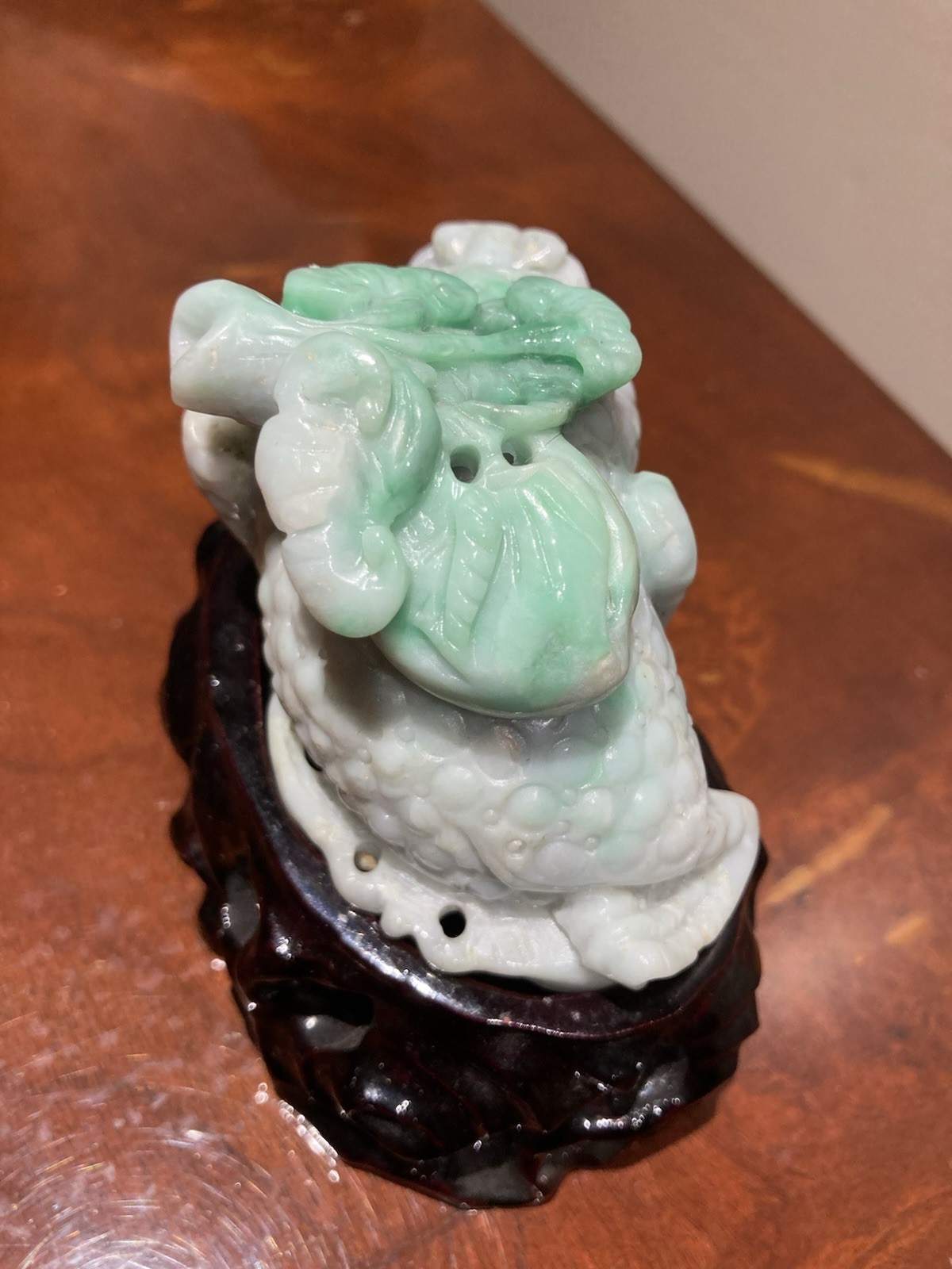 3 Legged Green Finely Carved Jadeite Money 3.5” tall Toad W/ Cabbage on back