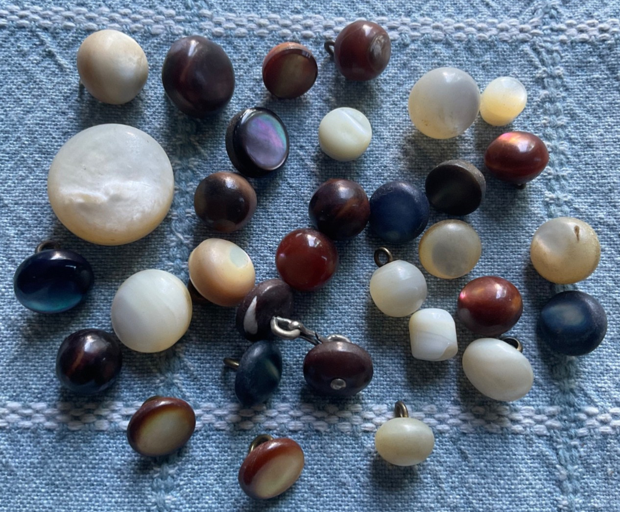 32 Antique Vintage Extremely Thick MOP Buttons – Most Metal Shanks – Old Lot