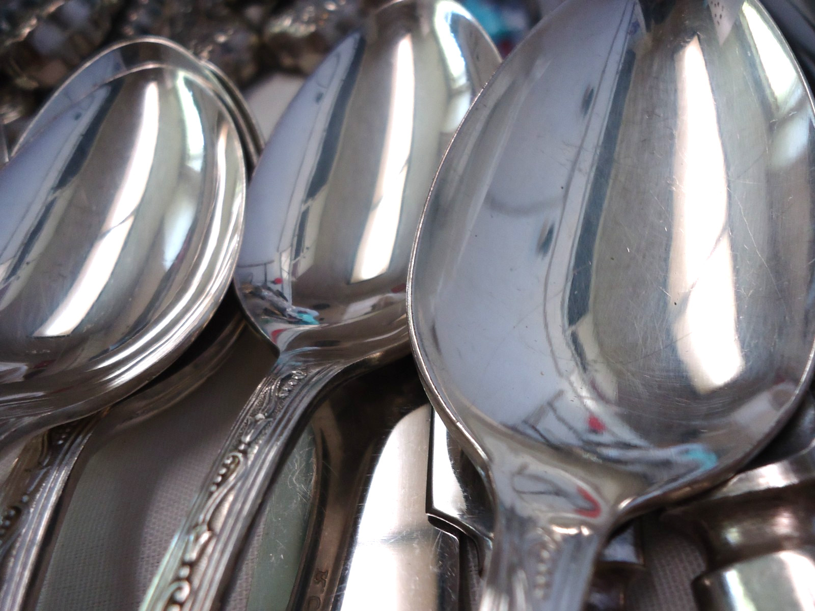 VINTAGE SILVERPLATE FLATWARE MIXED BULK LOT 110- PIECES