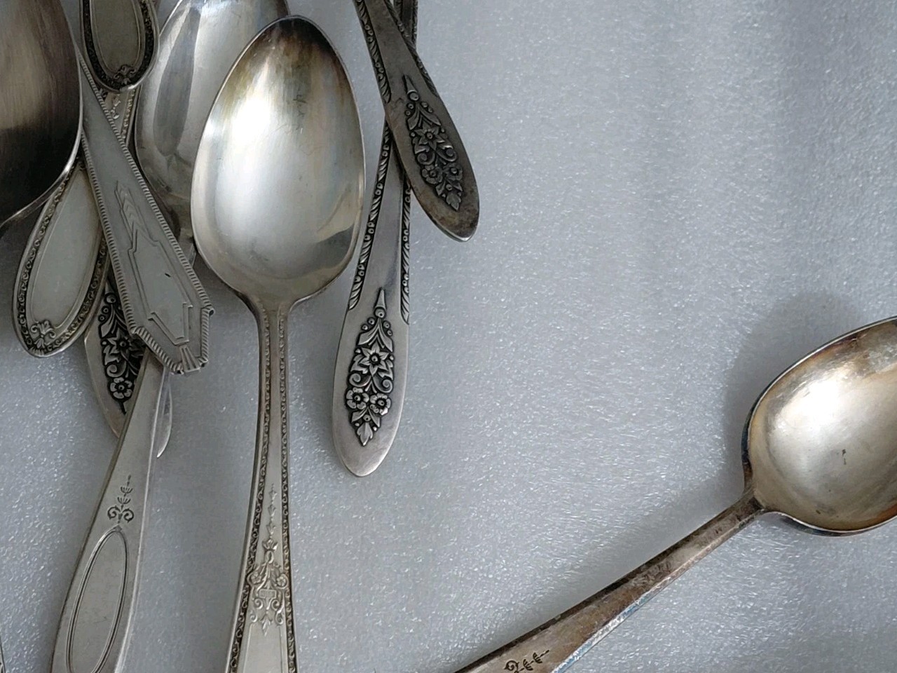 Mixed Lot 180 Pcs Silverplated Knives Forks Spoons For Craft,Repurpose,Metal Art