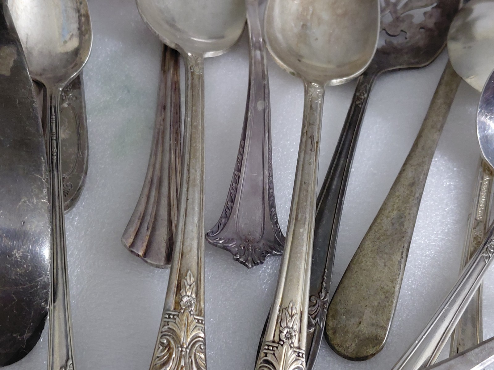 Mixed Lot 180 Pcs Silverplated Knives Forks Spoons For Craft,Repurpose,Metal Art