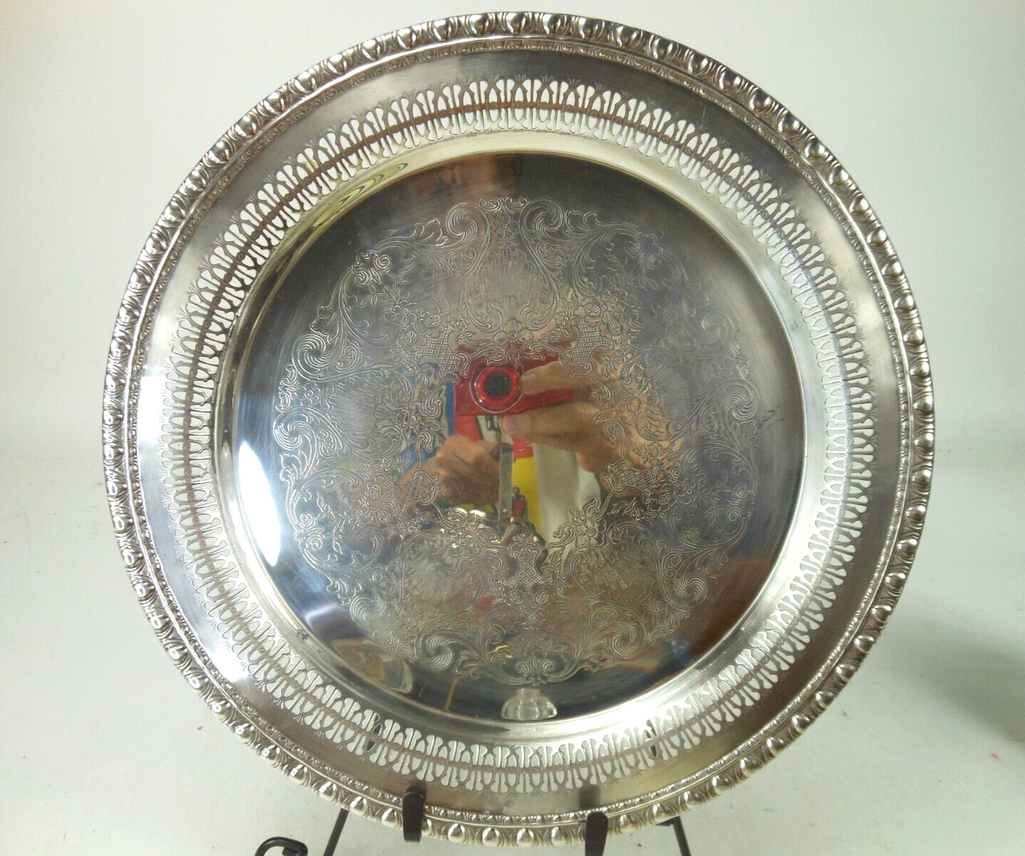 Rogers & Bros 1770 Silver Plate Round 12 1/8″ Tray Pierced Engraved
