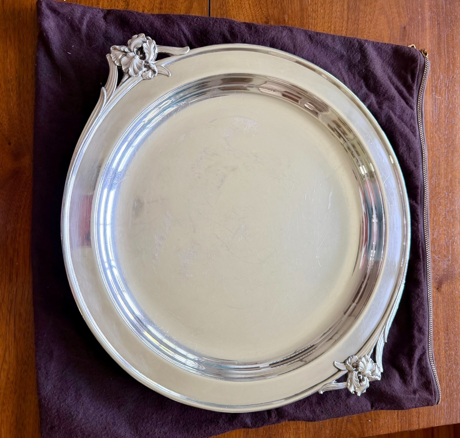 International Silver “Silver Iris” Round Serving Cocktail Tray #971 (955 Series)