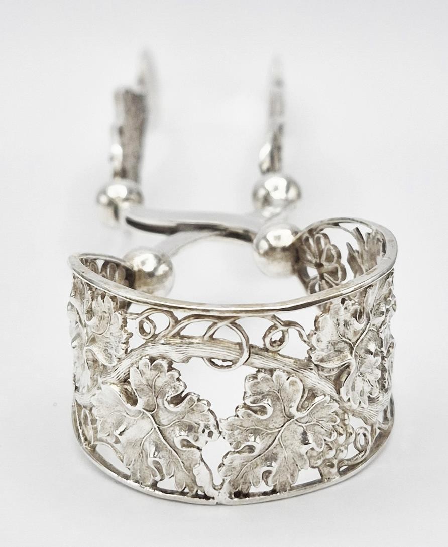 FINE 19TH CENTURY SOLID SILVER FILIGREE GRAPEVINE SUGAR TONGS