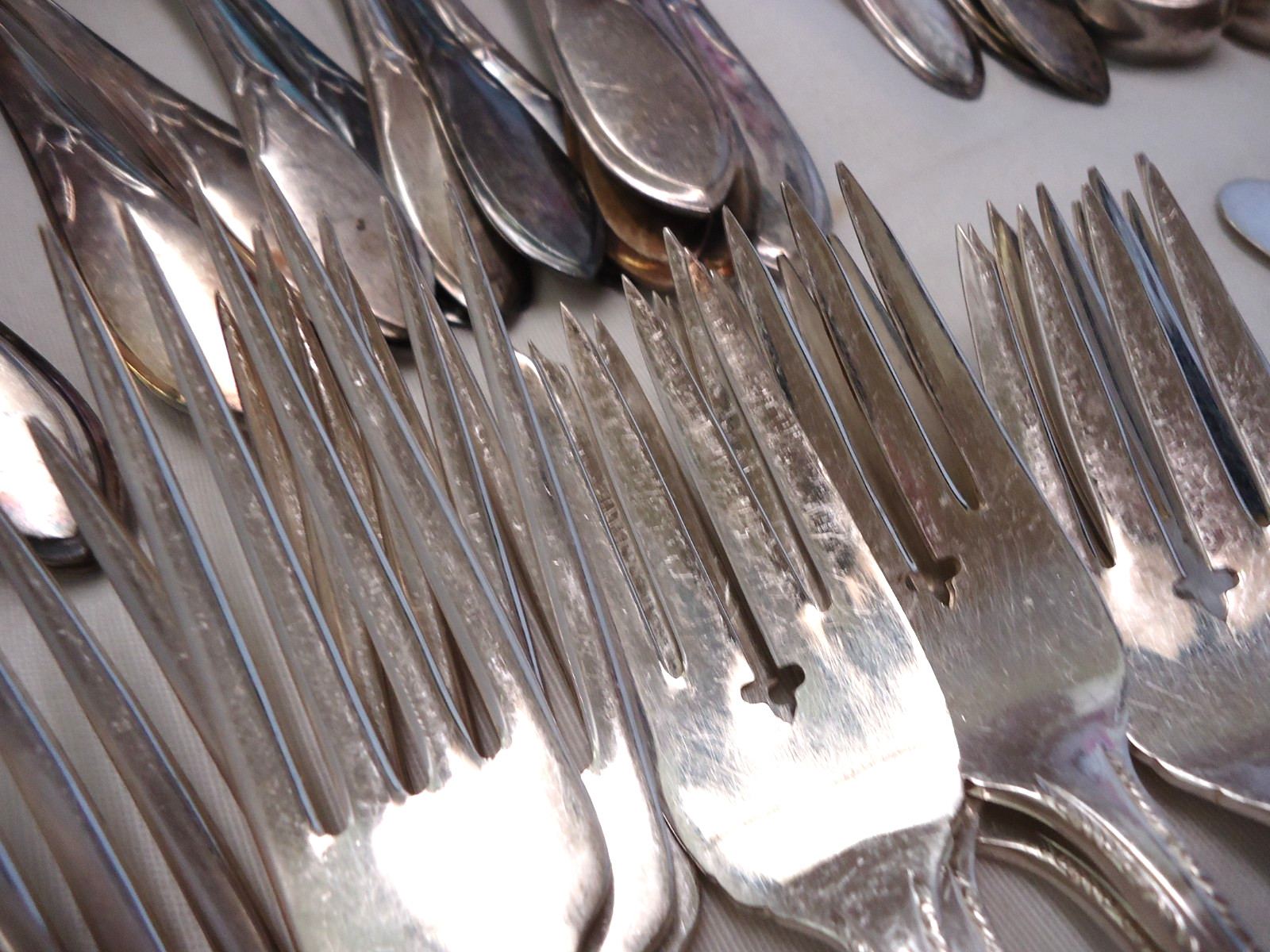 VINTAGE SILVERPLATE FLATWARE MIXED LOT BULK 120-PIECES