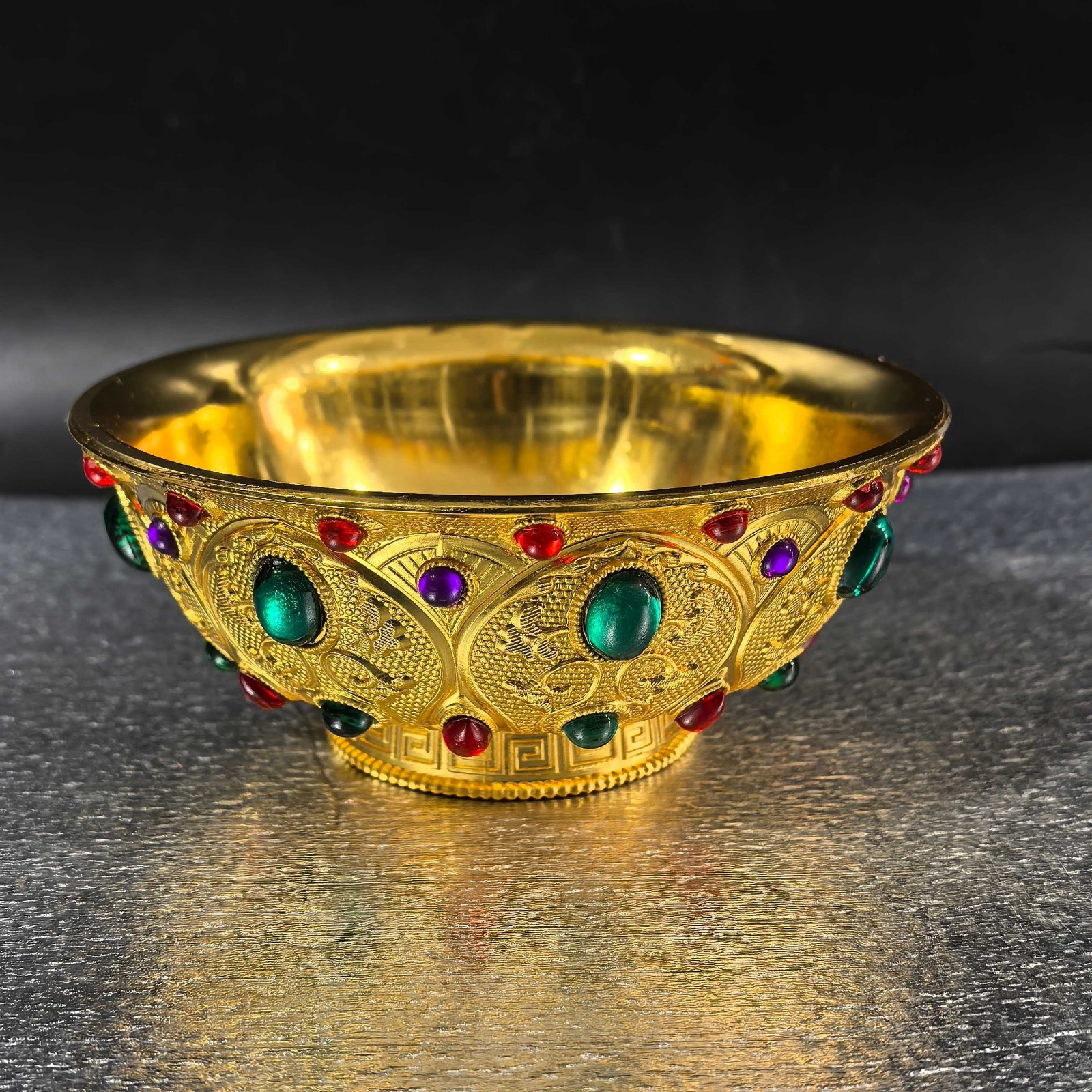 Antique gemstone gilded inlaid gold bowl decoration