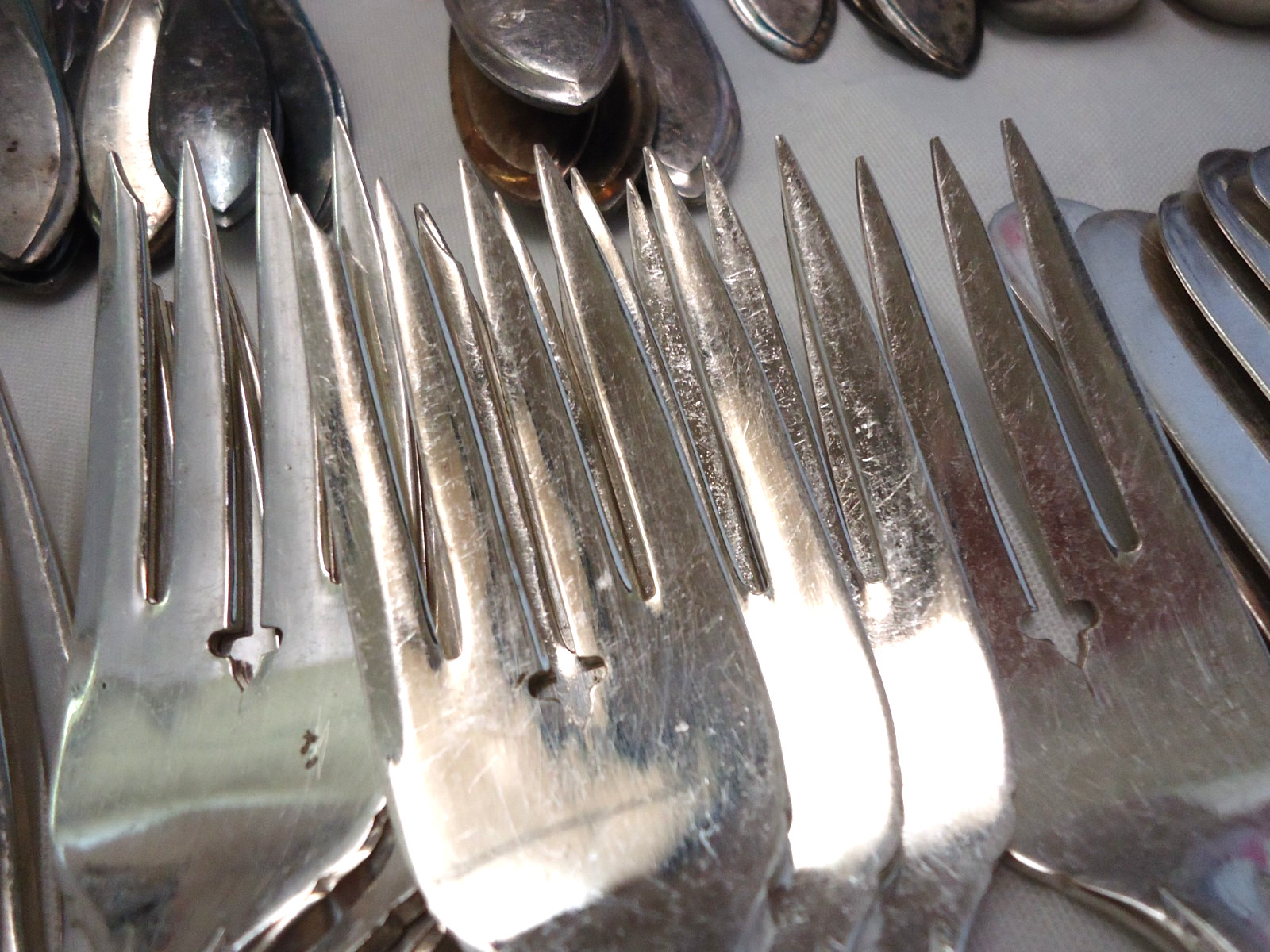 VINTAGE SILVERPLATE FLATWARE MIXED LOT BULK 120-PIECES