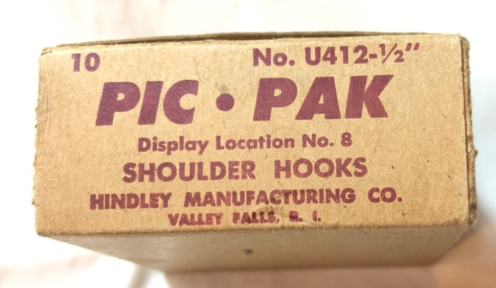 NOS 1950’s HINDLEY Shoulder Hooks U 412 1/2 – 5pcs 9 boxes gold colored A88